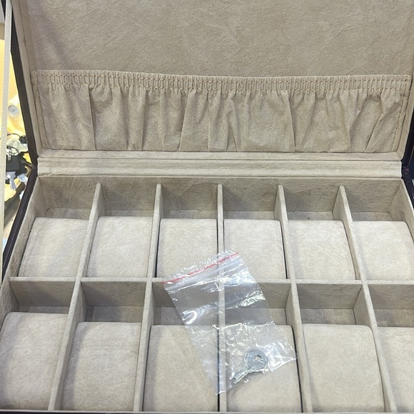 Watch Box - Picture 4 of 4